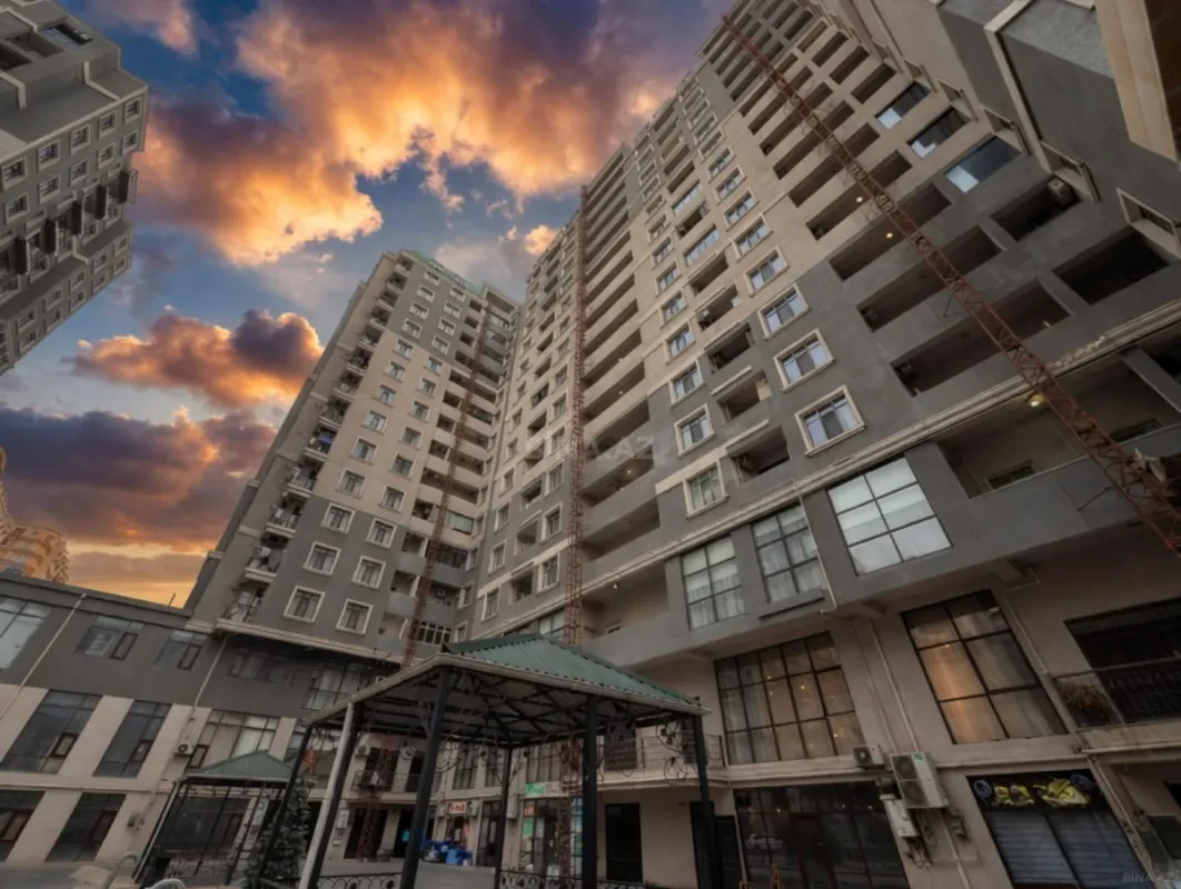 Satılır 3 otaqlı mənzil 115 m²