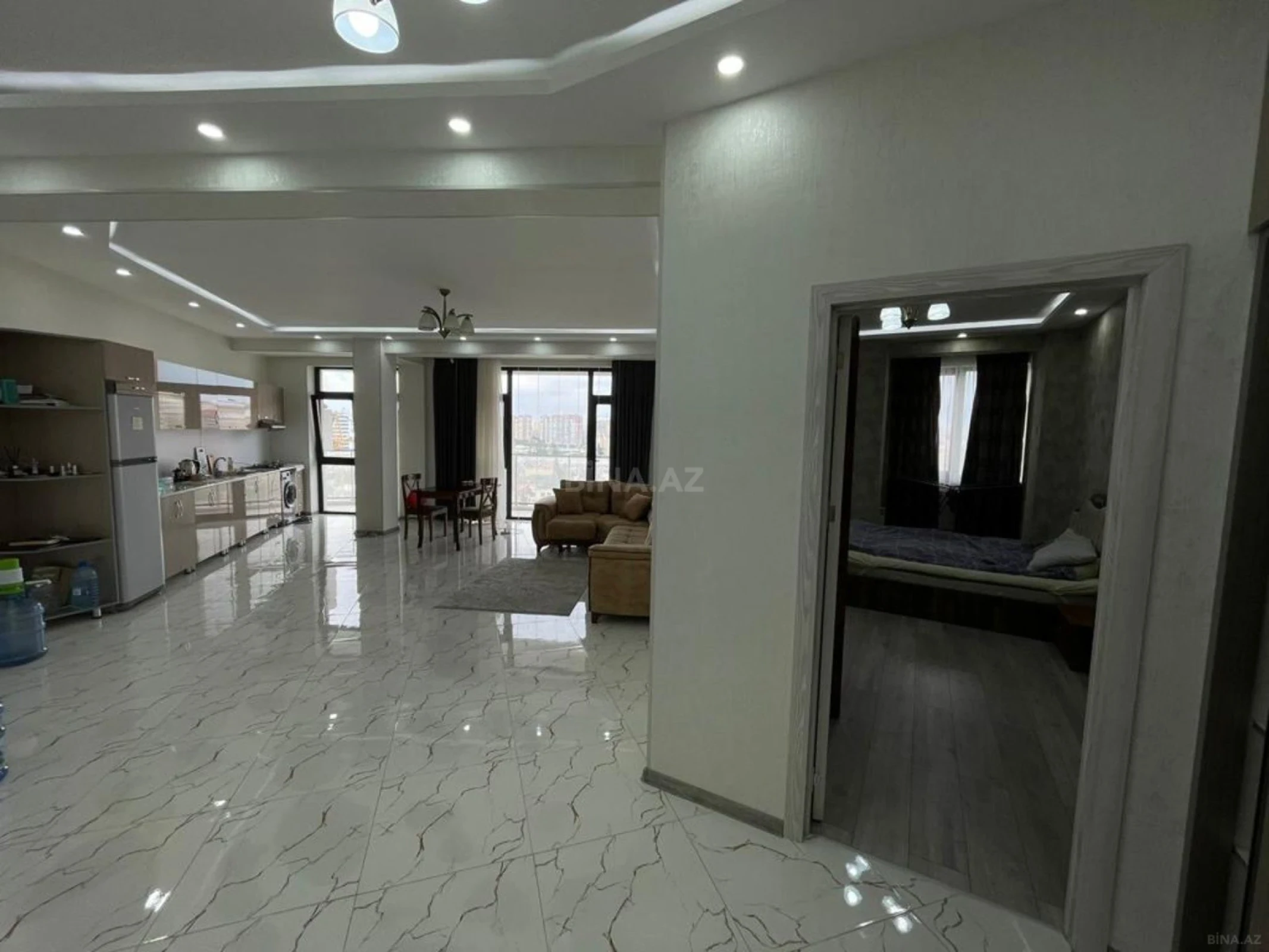 Kirayə verilir 2 otaqlı mənzil 83.3 m²