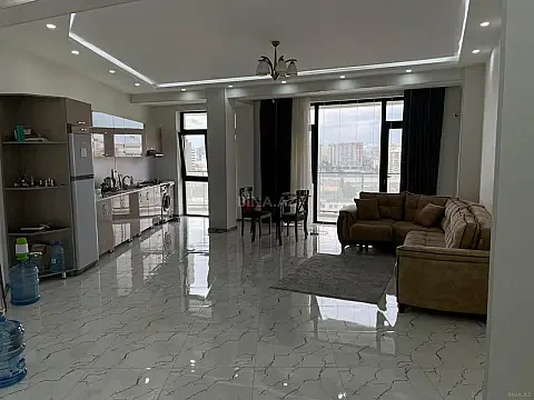 Kirayə verilir 2 otaqlı mənzil 83.3 m² — Bakı, Nərimanov 2 otaq 83.30 m²