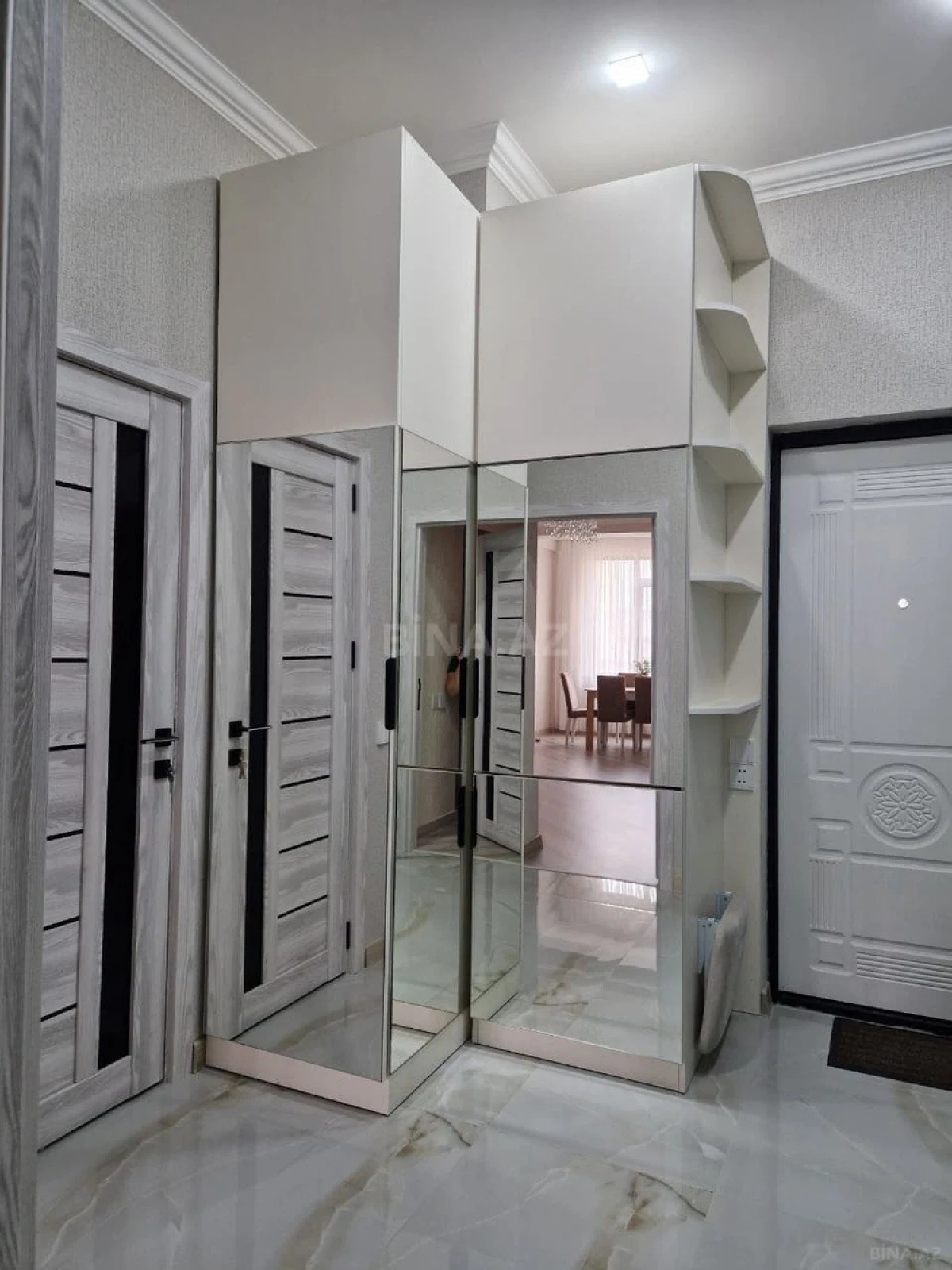 Kirayə verilir 2 otaqlı mənzil 70 m²