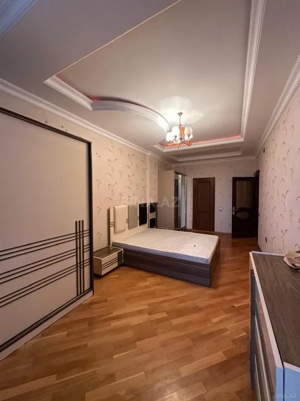 Kirayə verilir 3 otaqlı mənzil 126 m²