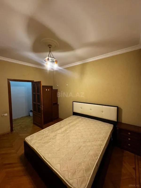 Satılır 2 otaqlı mənzil 75 m²