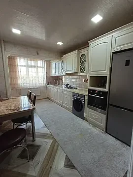 Kirayə verilir 2 otaqlı mənzil 60 m²