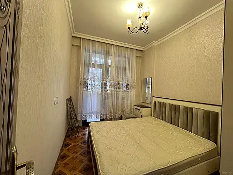 Kirayə verilir 2 otaqlı mənzil 65 m²