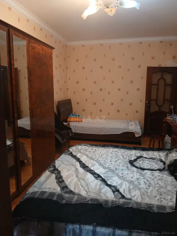 Satılır 4 otaqlı mənzil 112 m²