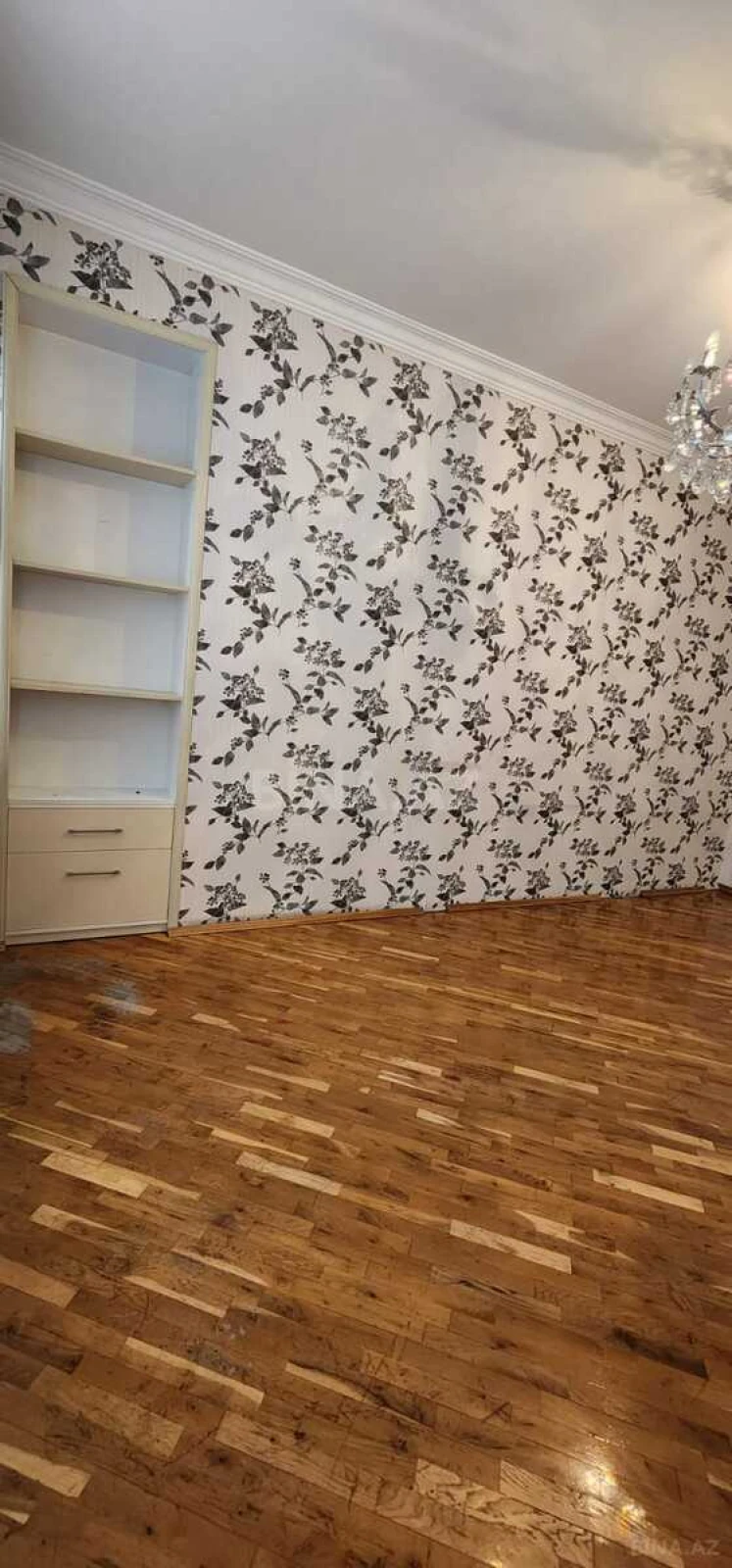 Satılır 3 otaqlı mənzil 76 m²