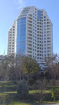 Satılır 5 otaqlı mənzil 234 m²