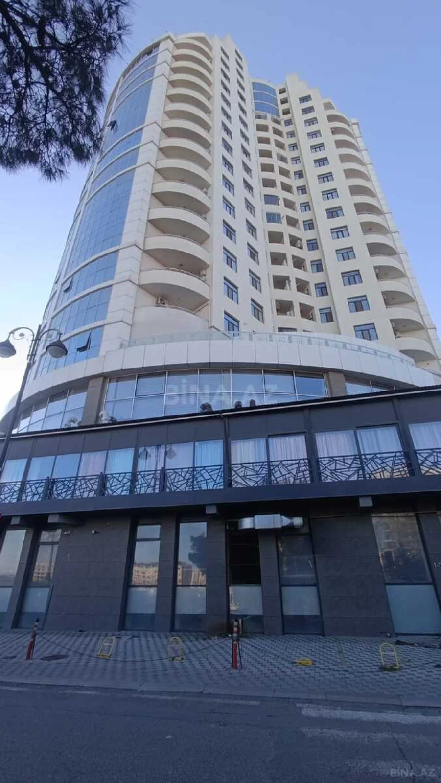 Satılır 5 otaqlı mənzil 234 m²