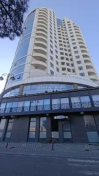 Satılır 5 otaqlı mənzil 234 m²