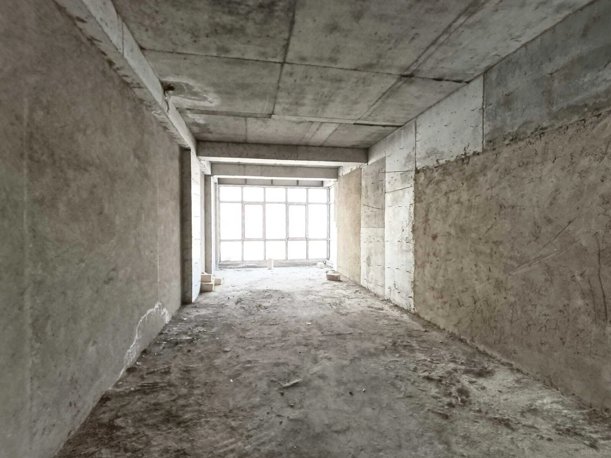 Satılır 5 otaqlı mənzil 234 m²