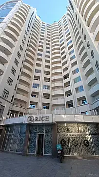Satılır 5 otaqlı mənzil 234 m²
