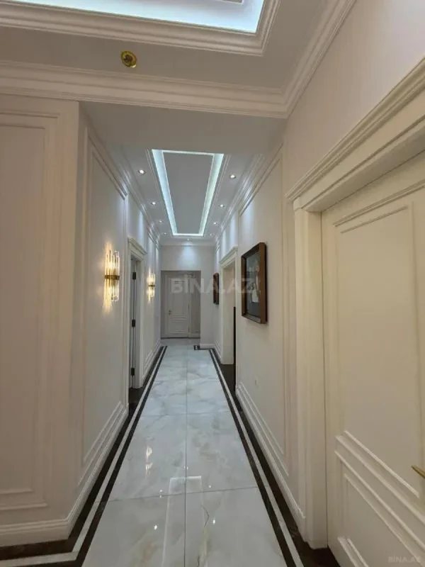 Satılır 4 otaqlı mənzil 200 m²