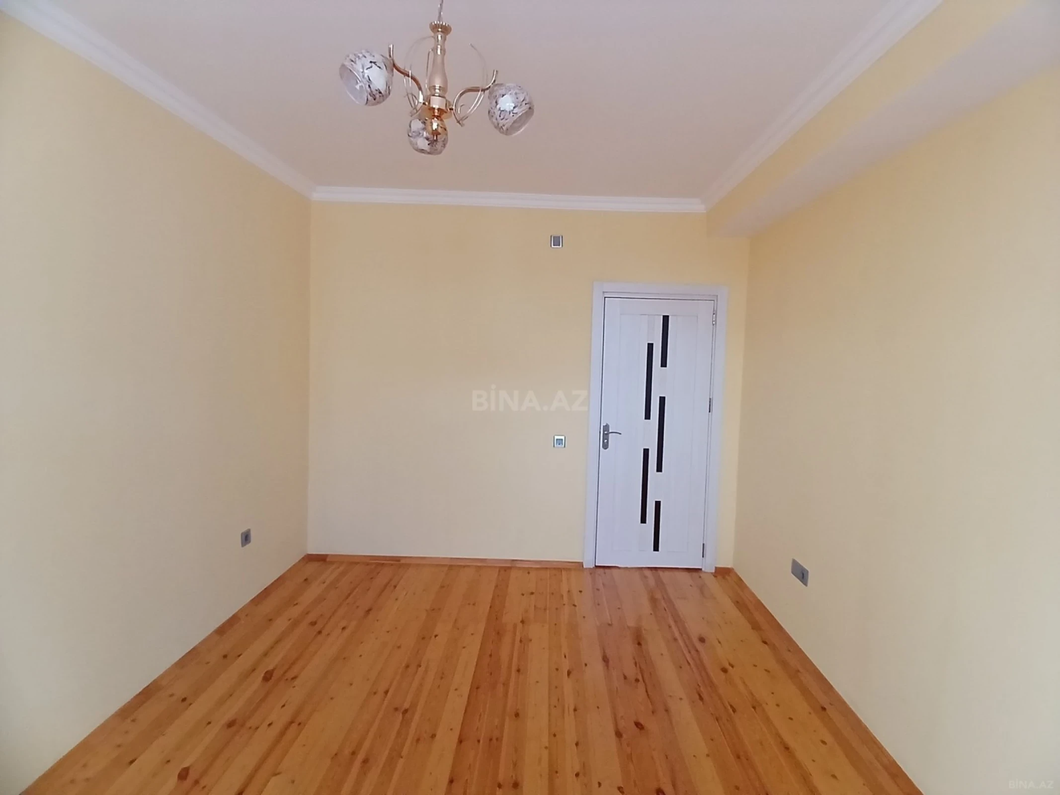 Satılır 4 otaqlı mənzil 100.2 m²