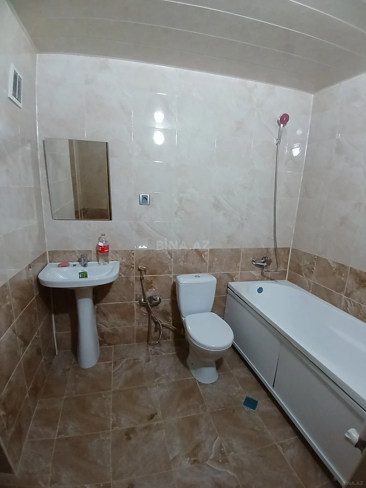 Satılır 4 otaqlı mənzil 100.2 m²