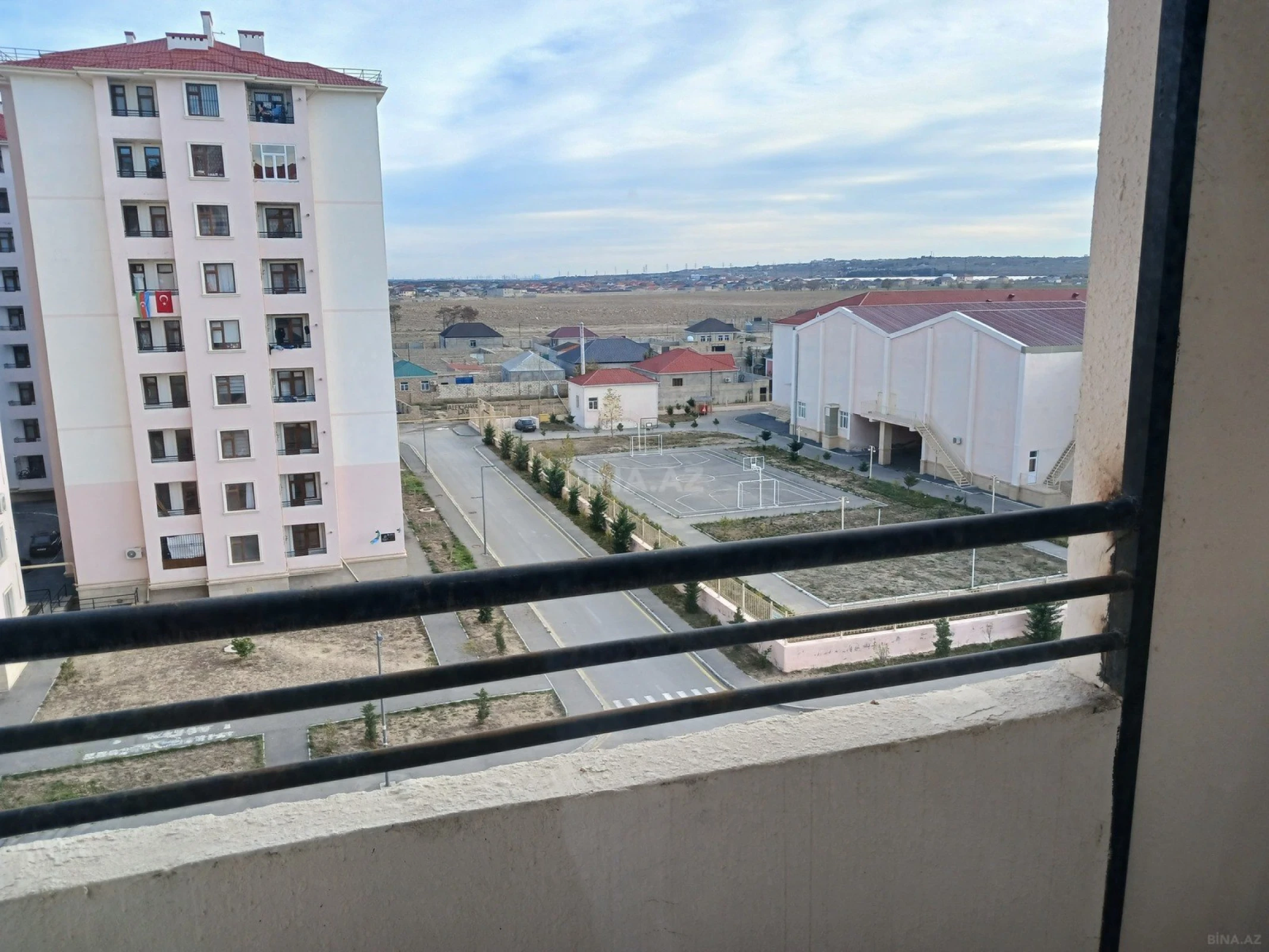 Satılır 4 otaqlı mənzil 100.2 m²