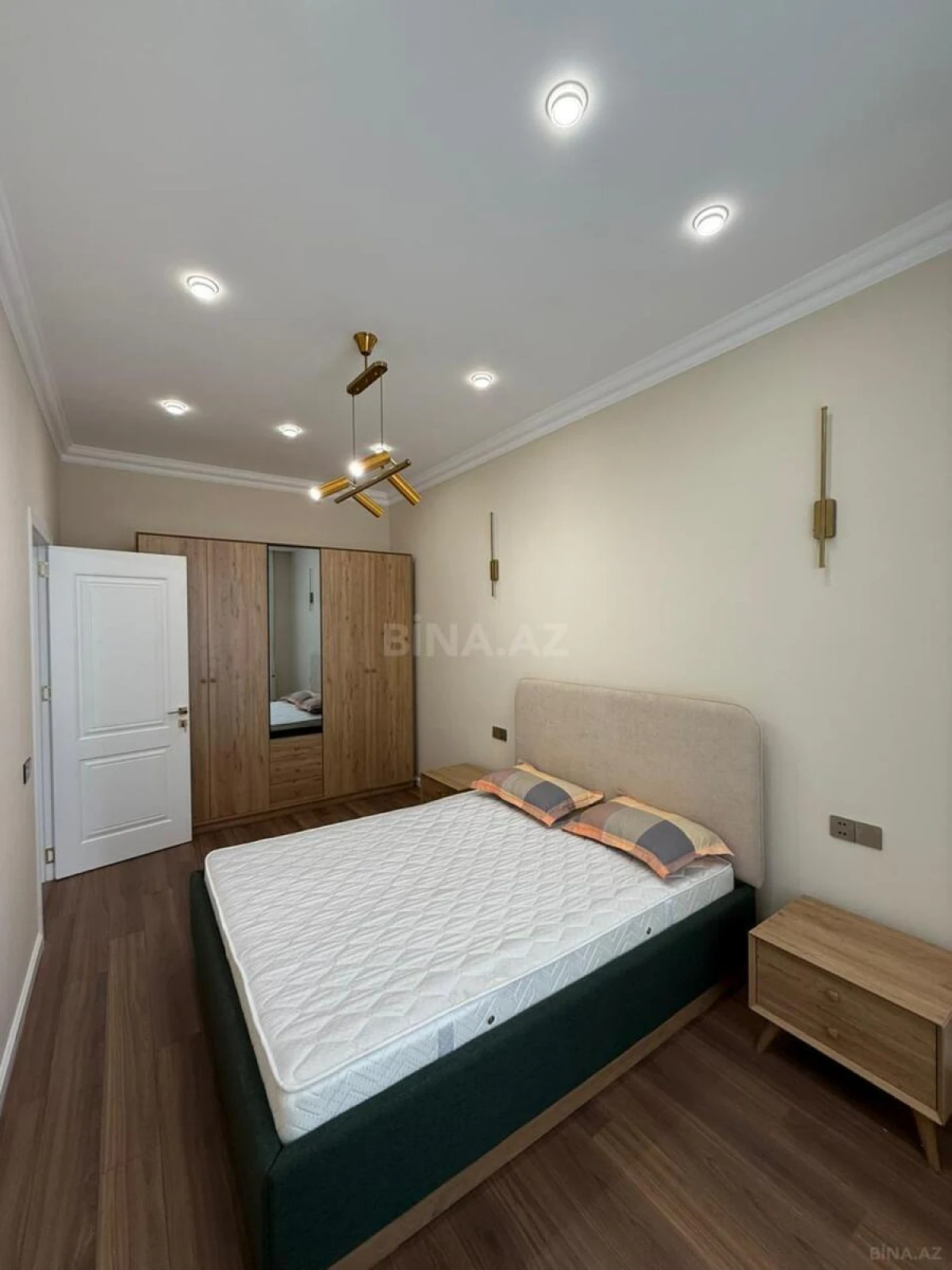 Satılır 2 otaqlı mənzil 63 m²
