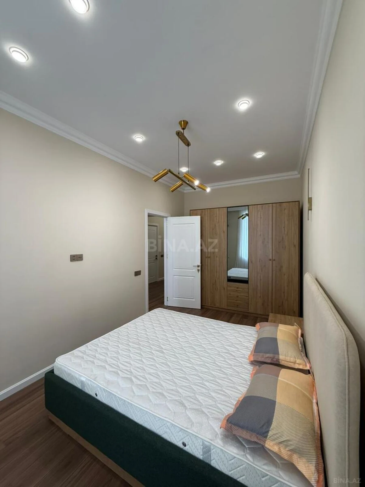 Satılır 2 otaqlı mənzil 63 m²