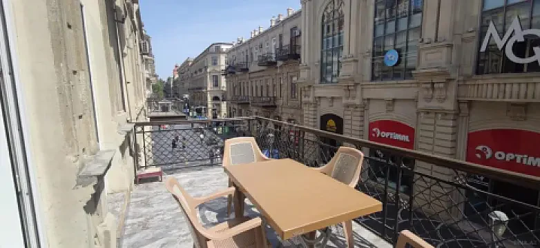 Kirayə verilir 2 otaqlı mənzil 70 m² — Bakı, Sahil qəs. 2 otaq 70.00 m²