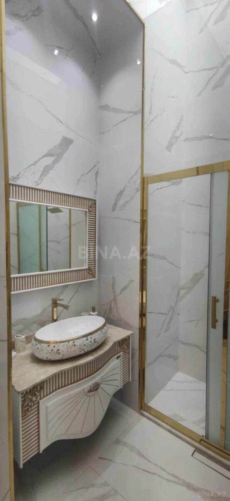 Kirayə verilir 2 otaqlı mənzil 70 m²