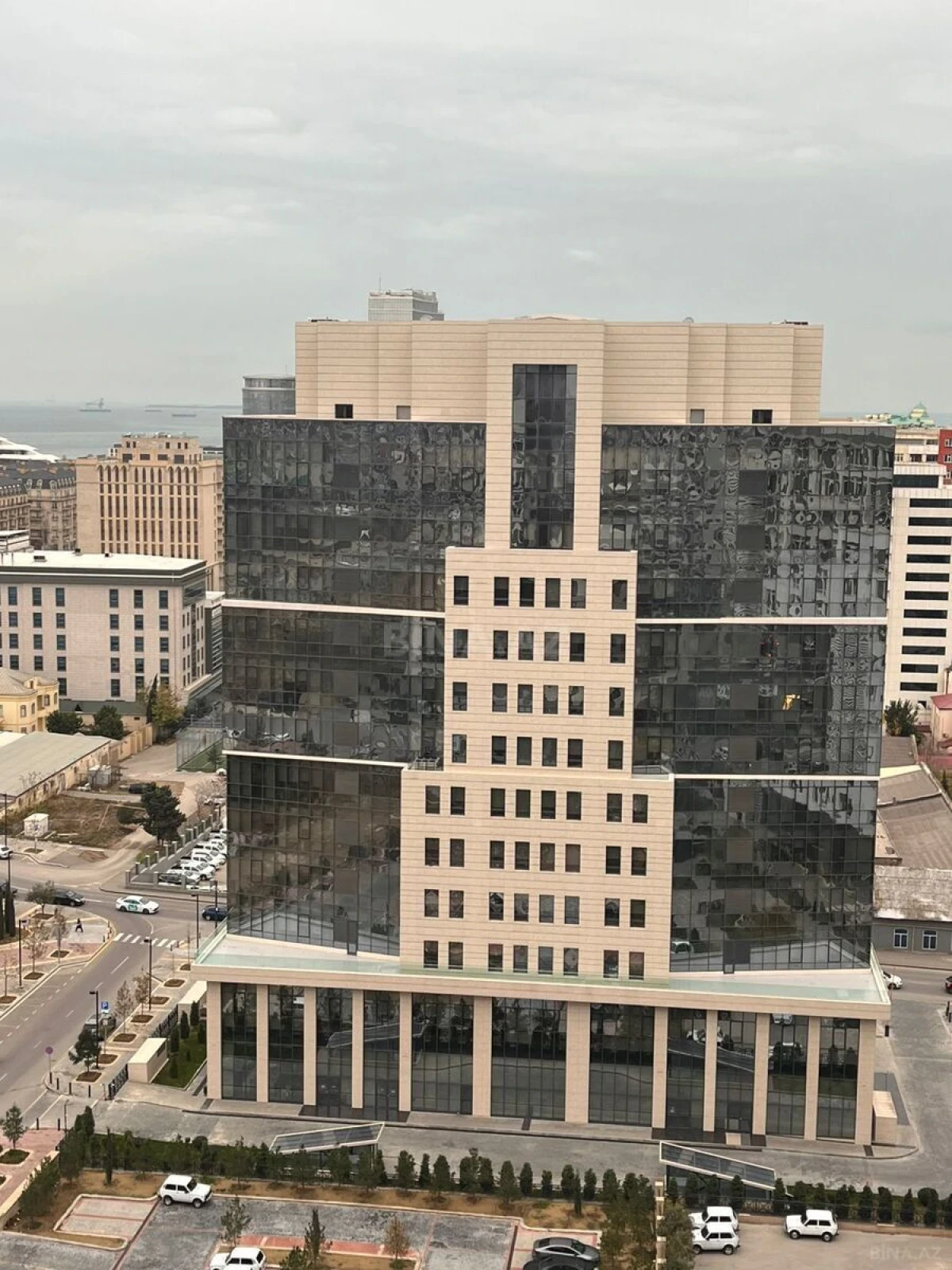 Satılır 3 otaqlı mənzil 92 m²