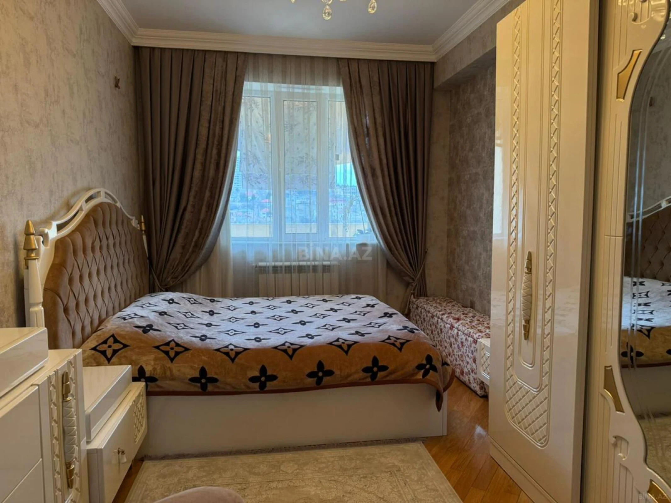Satılır 2 otaqlı mənzil 95 m²