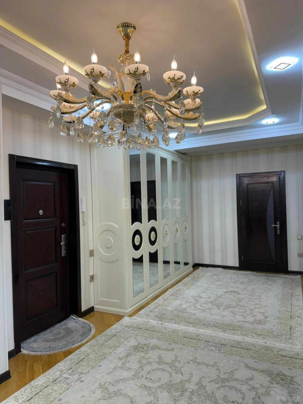 Satılır 2 otaqlı mənzil 95 m²
