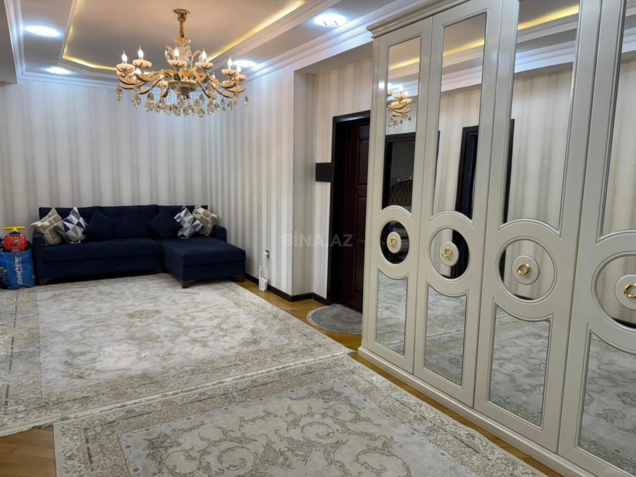 Satılır 2 otaqlı mənzil 95 m²
