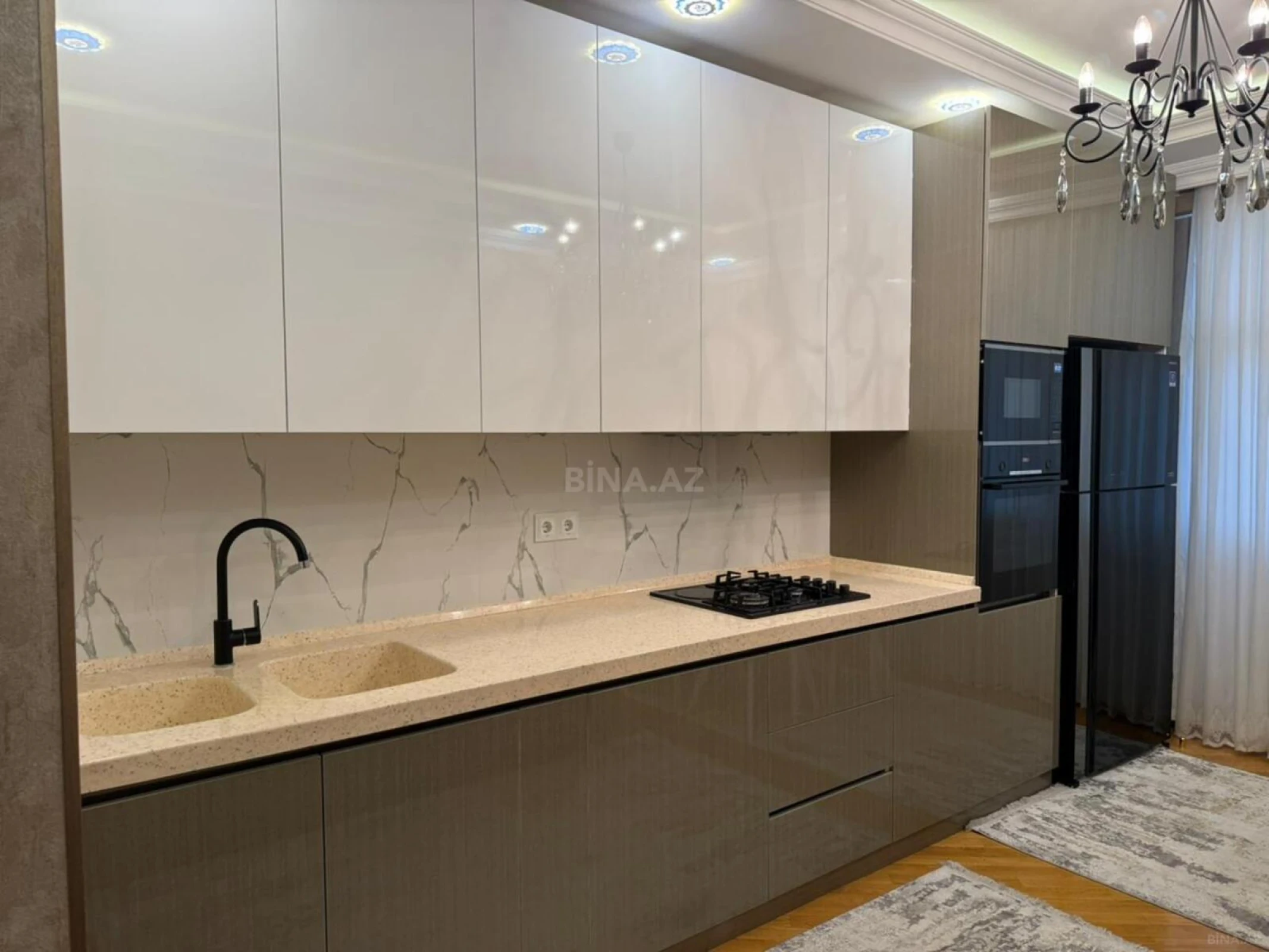 Satılır 2 otaqlı mənzil 95 m²