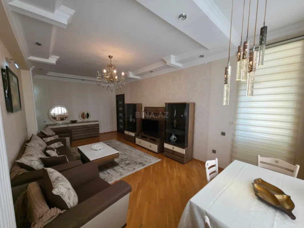 Kirayə verilir 2 otaqlı mənzil 90 m²