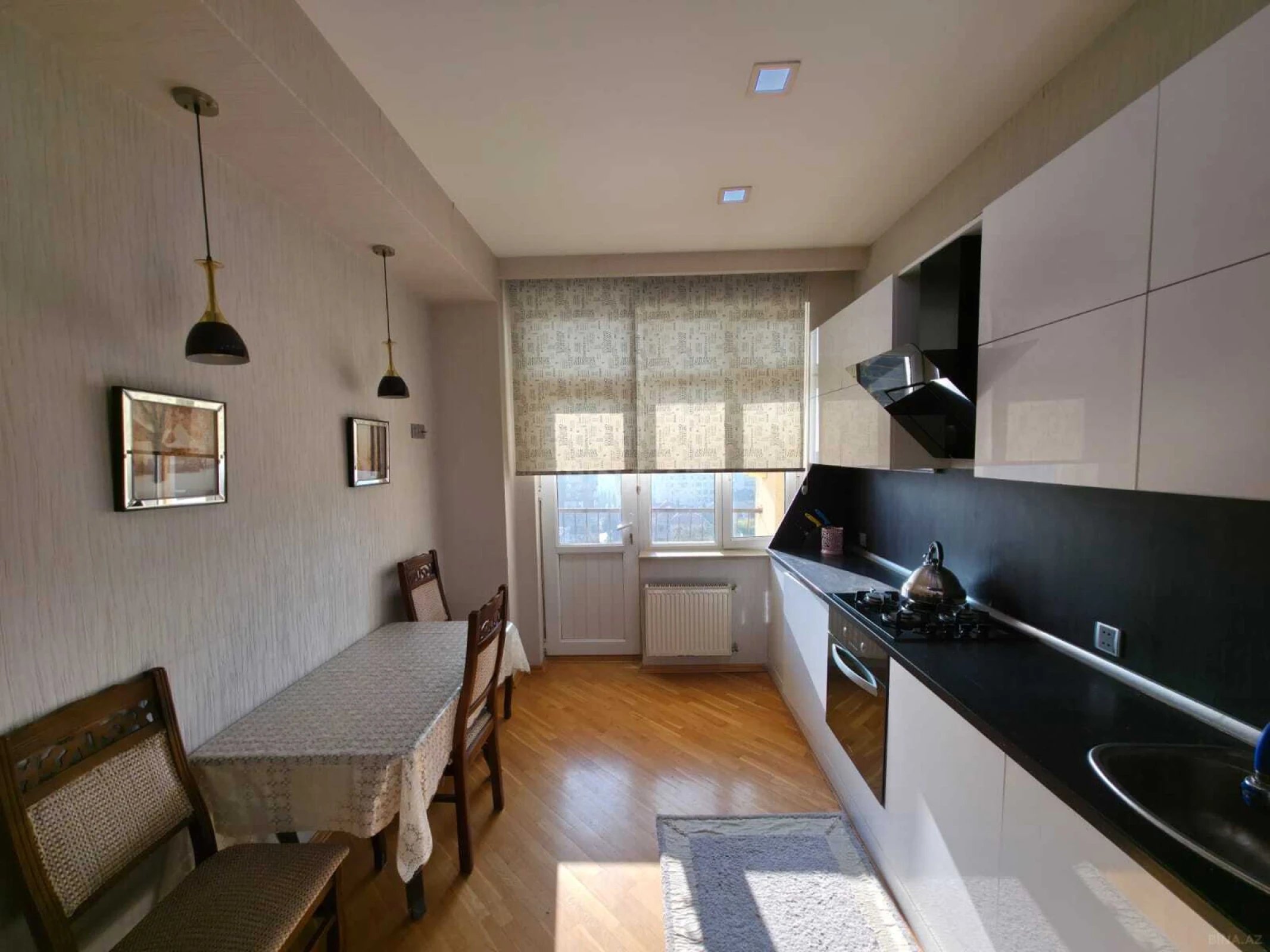 Kirayə verilir 2 otaqlı mənzil 90 m²
