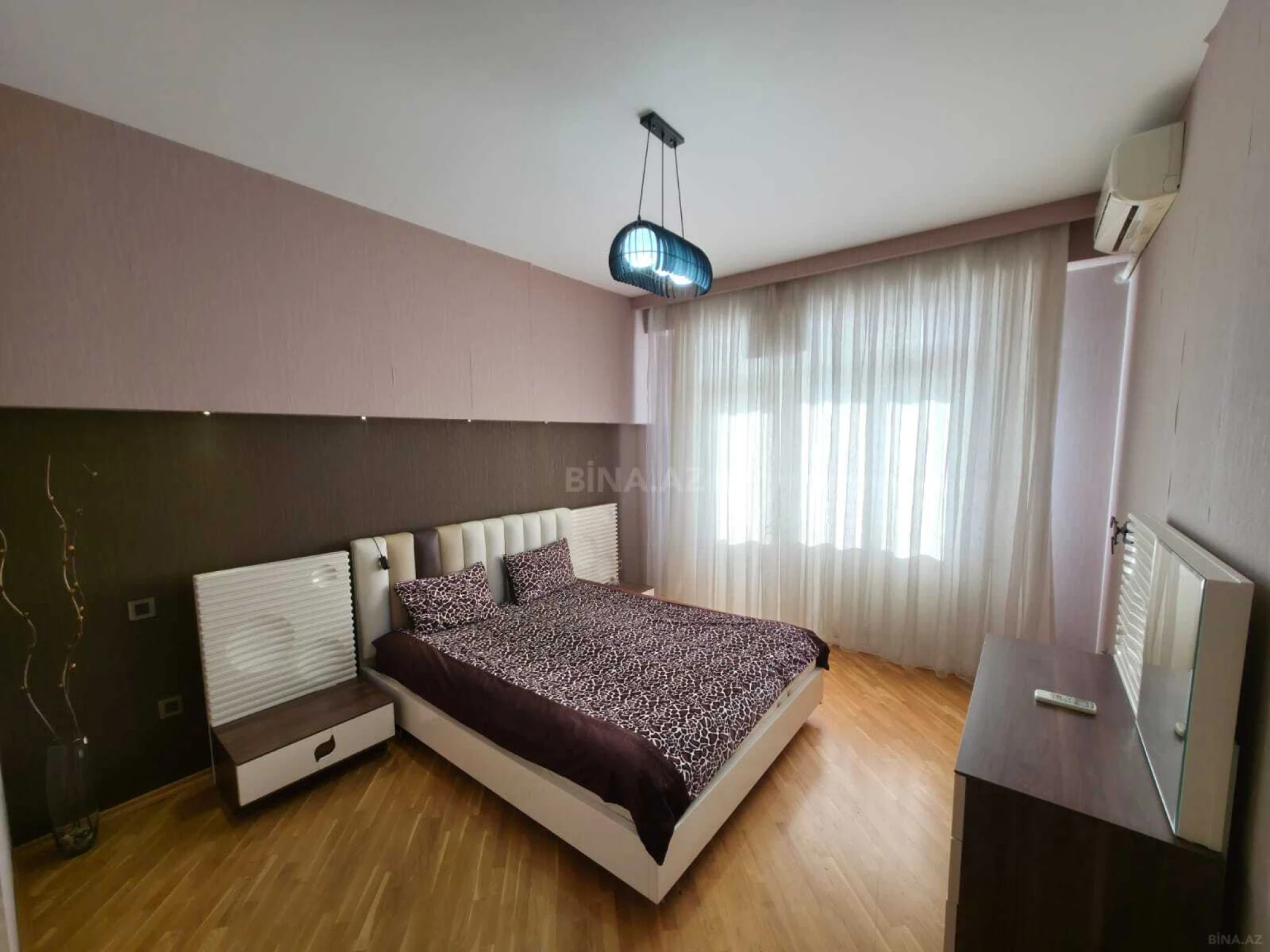 Kirayə verilir 2 otaqlı mənzil 90 m²