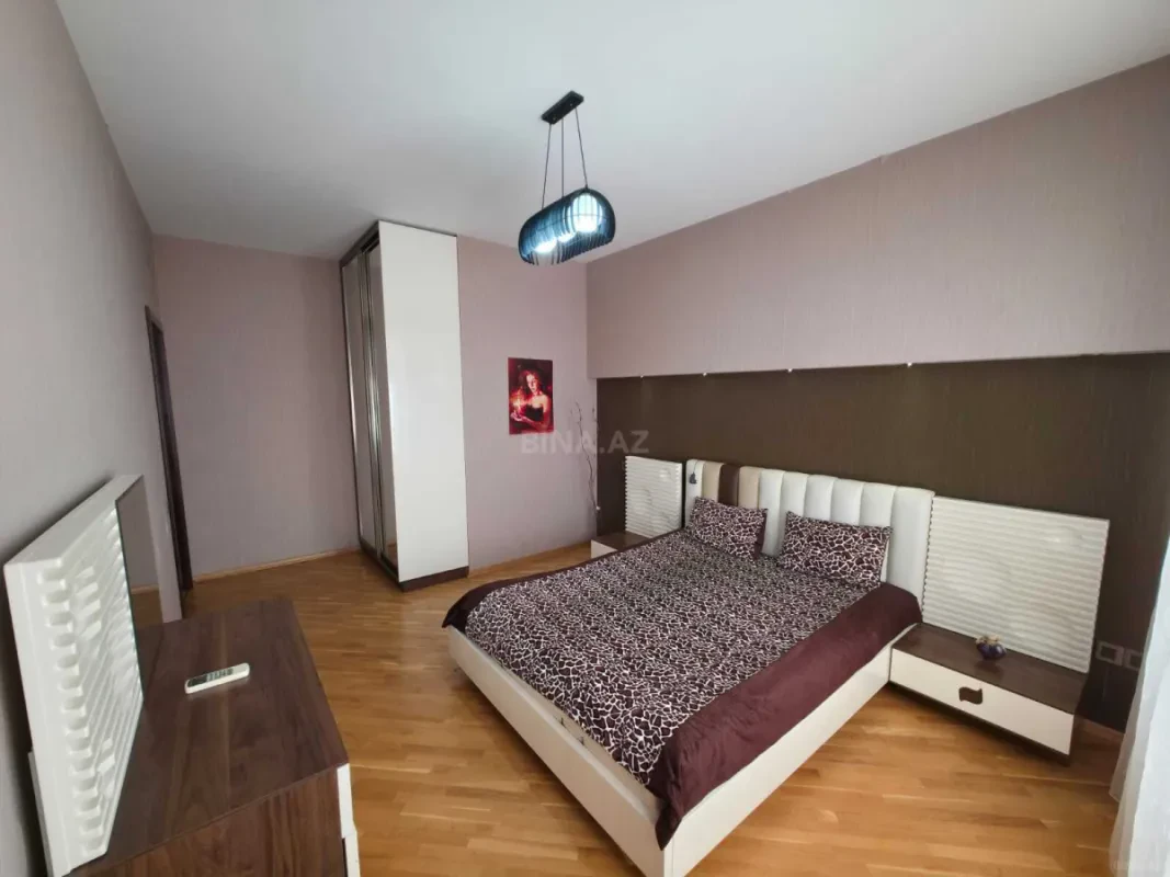 Kirayə verilir 2 otaqlı mənzil 90 m²