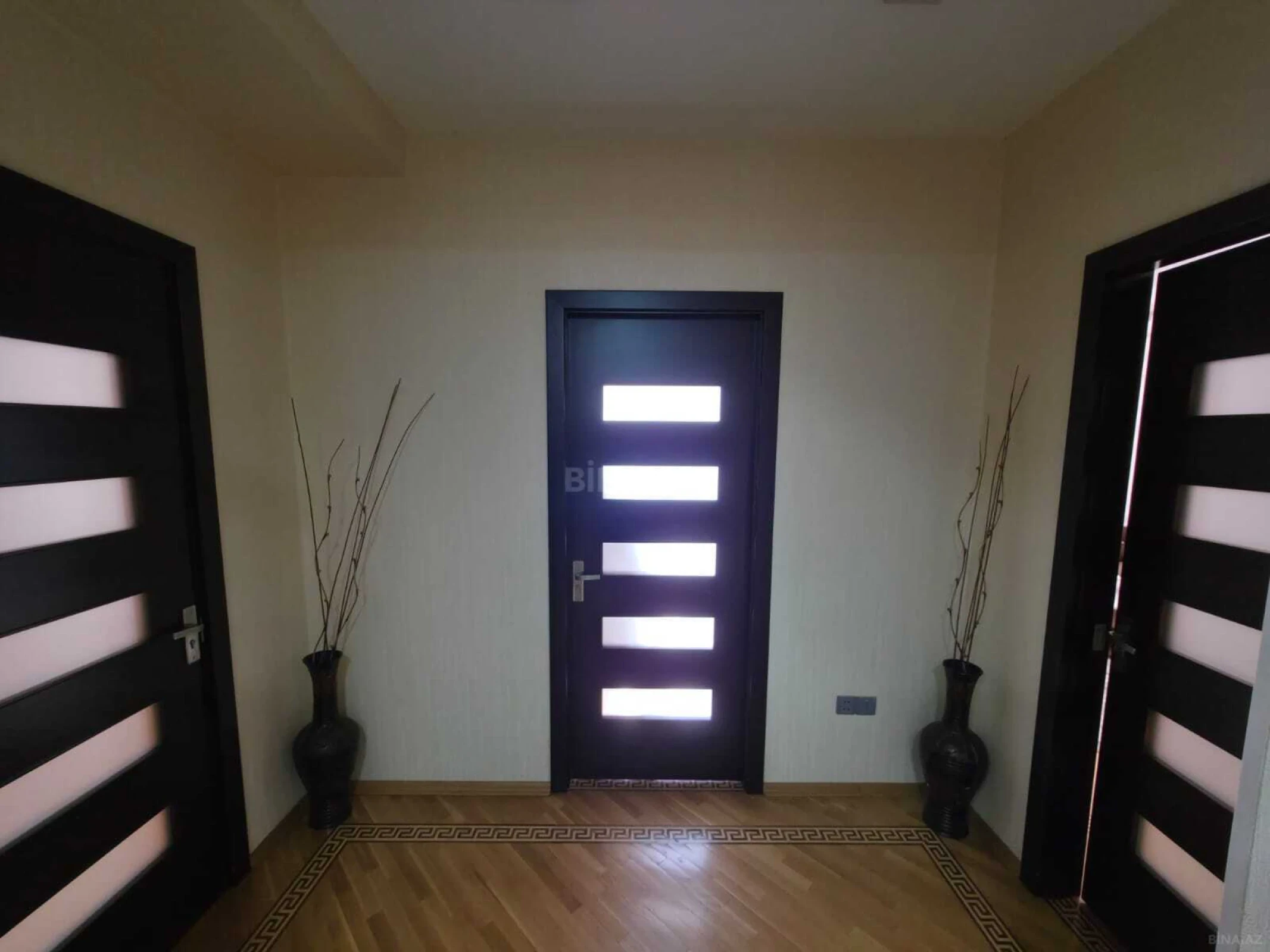 Kirayə verilir 2 otaqlı mənzil 90 m²