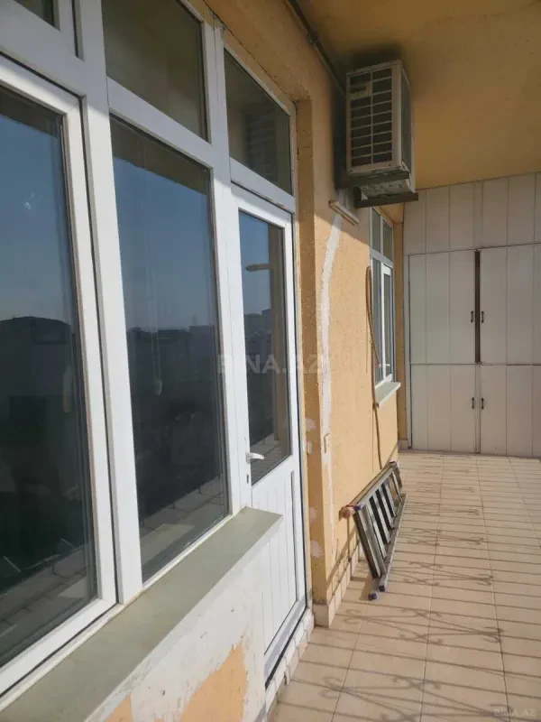 Kirayə verilir 2 otaqlı mənzil 90 m²
