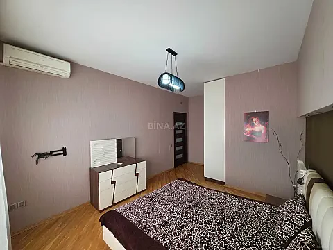 Kirayə verilir 2 otaqlı mənzil 90 m²