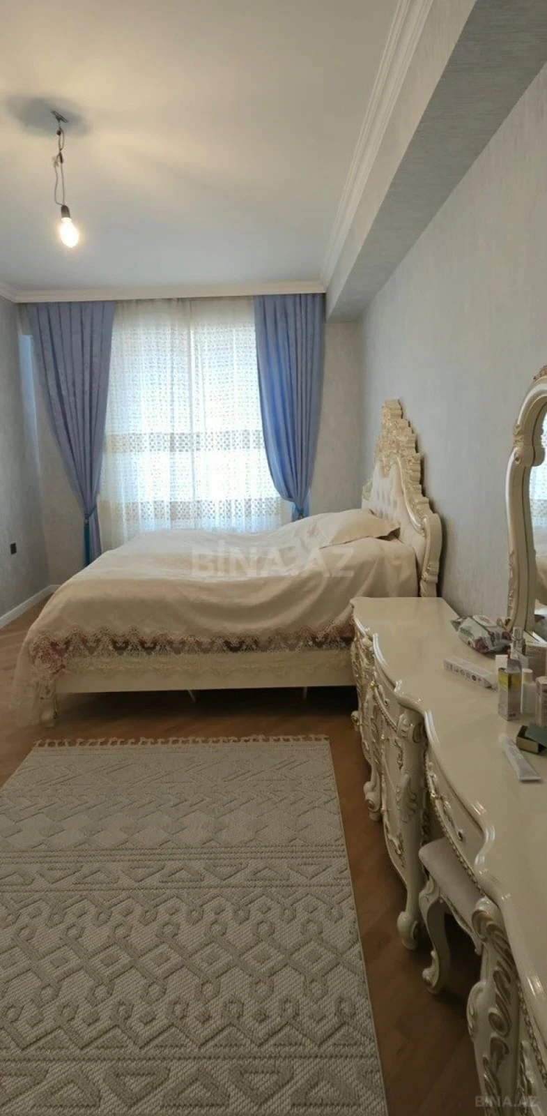 Satılır 4 otaqlı mənzil 125 m²