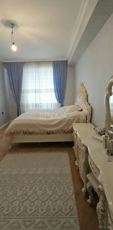 Satılır 4 otaqlı mənzil 125 m²