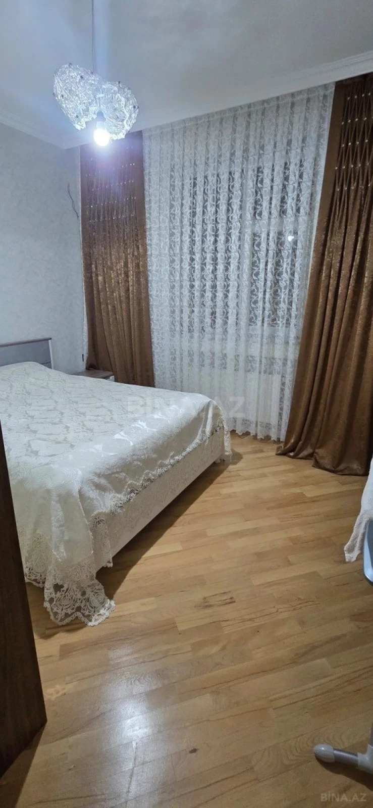 Satılır 4 otaqlı mənzil 125 m²