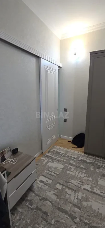 Satılır 4 otaqlı mənzil 125 m²