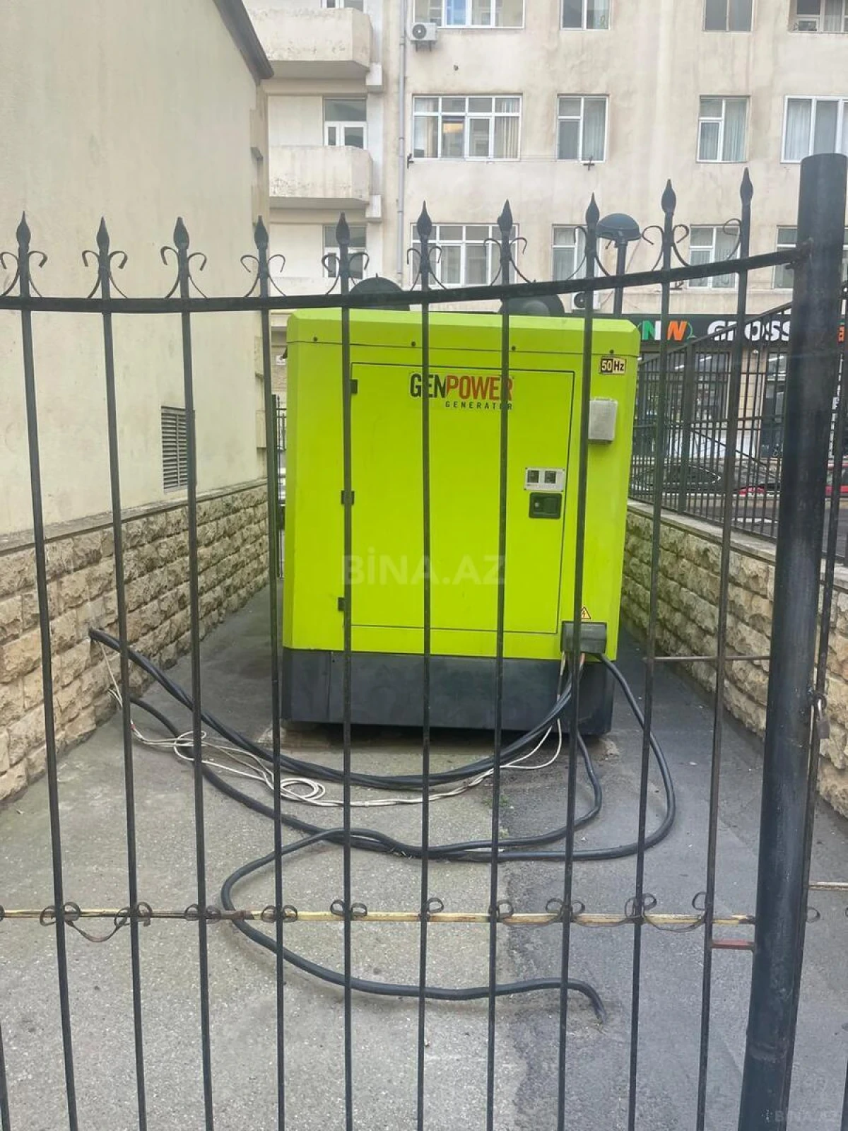 Satılır 4 otaqlı mənzil 125 m²