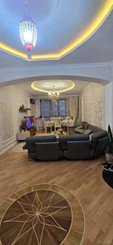 Satılır 4 otaqlı mənzil 125 m²