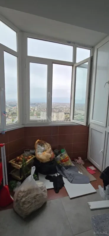 Satılır 4 otaqlı mənzil 125 m²