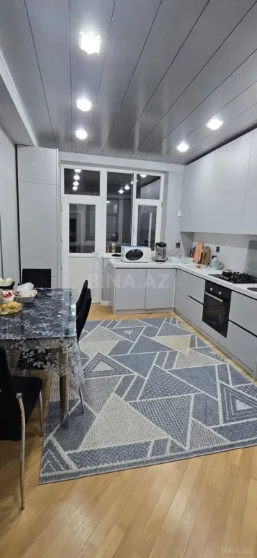Satılır 4 otaqlı mənzil 125 m²