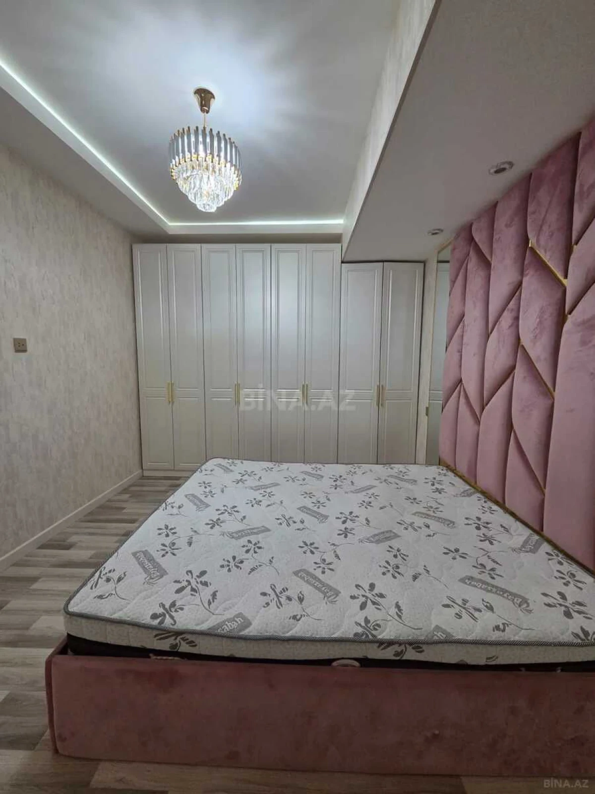 Kirayə verilir 2 otaqlı mənzil 100 m²