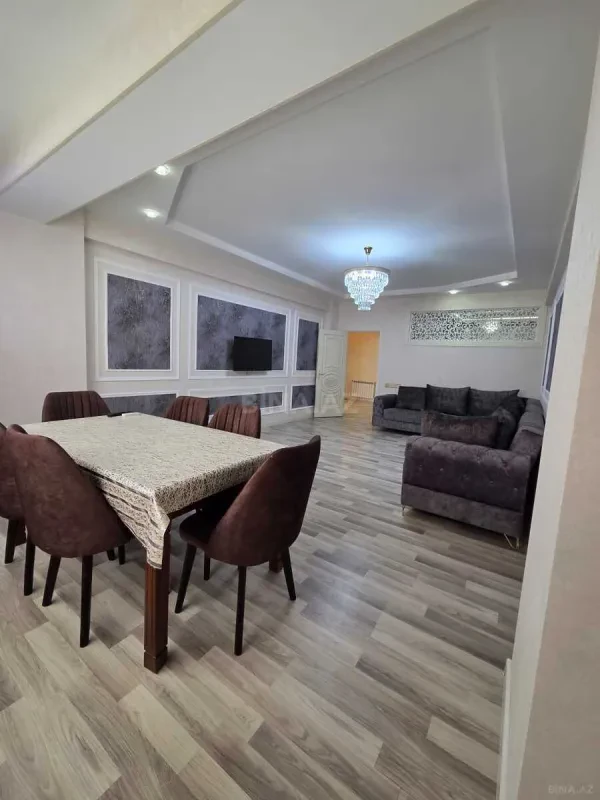 Kirayə verilir 2 otaqlı mənzil 100 m²