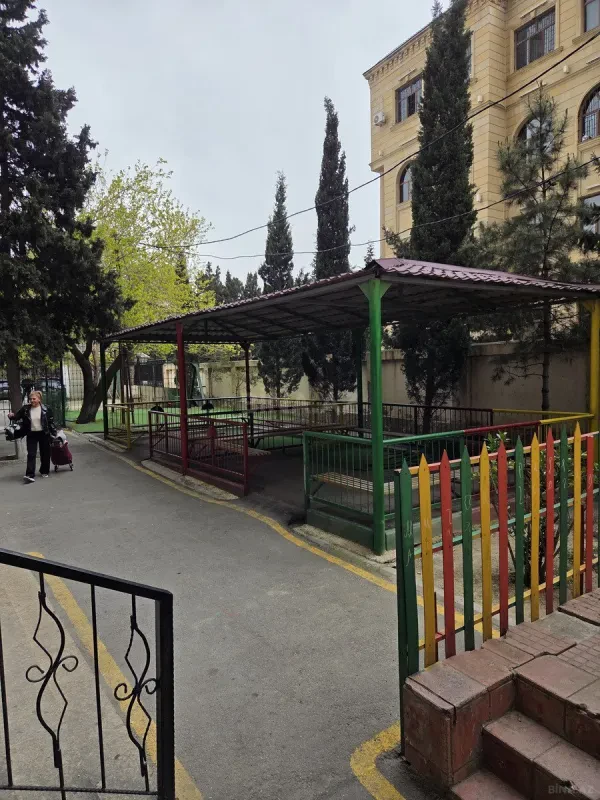 Kirayə verilir 2 otaqlı mənzil 100 m²