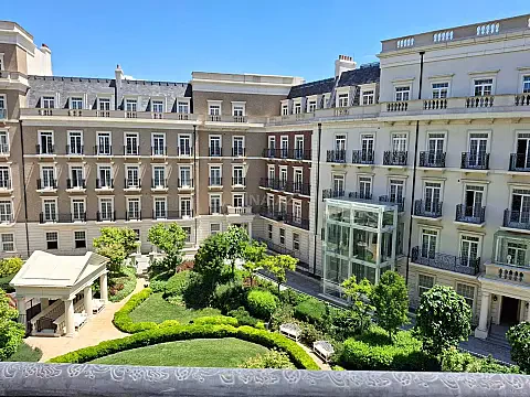 Satılır 2 otaqlı mənzil 53.8 m²