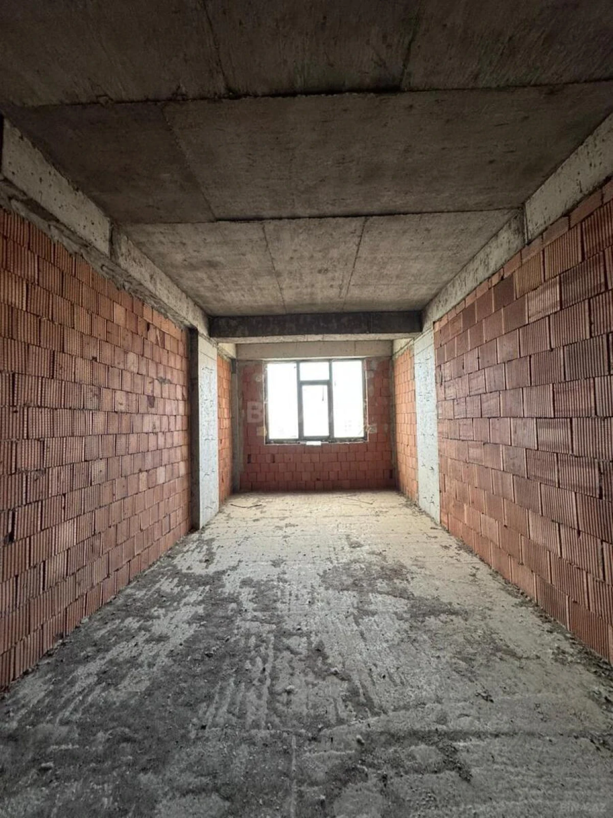 Satılır 4 otaqlı mənzil 240 m²