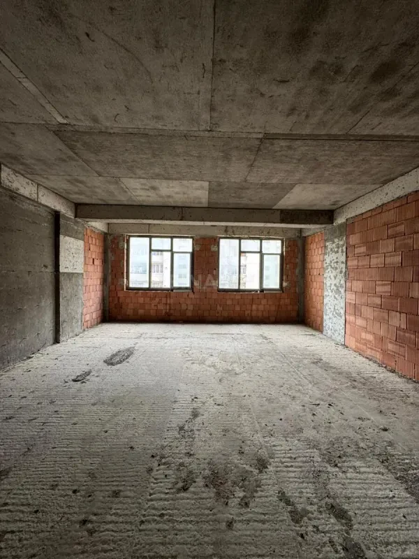 Satılır 4 otaqlı mənzil 240 m²