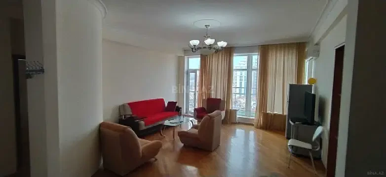 Kirayə verilir 2 otaqlı mənzil 80 m²
